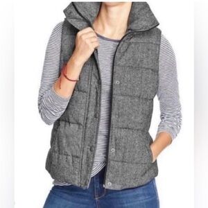 Old Navy Womens Herringbone Puffer Vest Size Large Gray Sleeveless Fall Winter